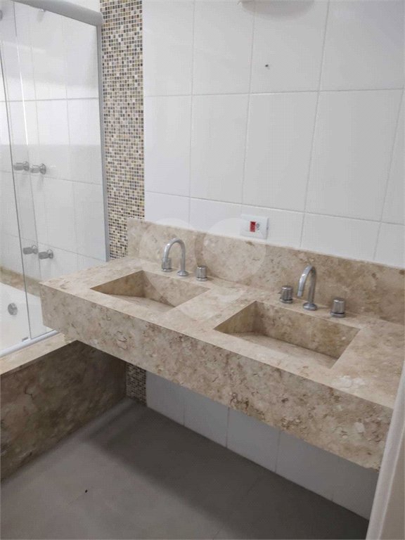 Casa para alugar com 3 quartos, sendo 1 suíte, no condomínio Reserva da Mata, Vinhedo - SP