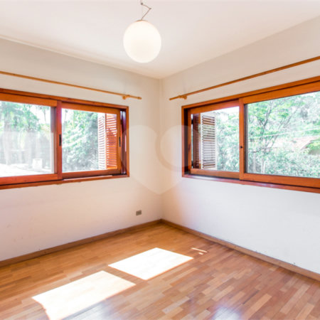 Sobrado à venda com 4 quartos, sendo 1 suíte,  em Jardim Marajoara, São Paulo, SP