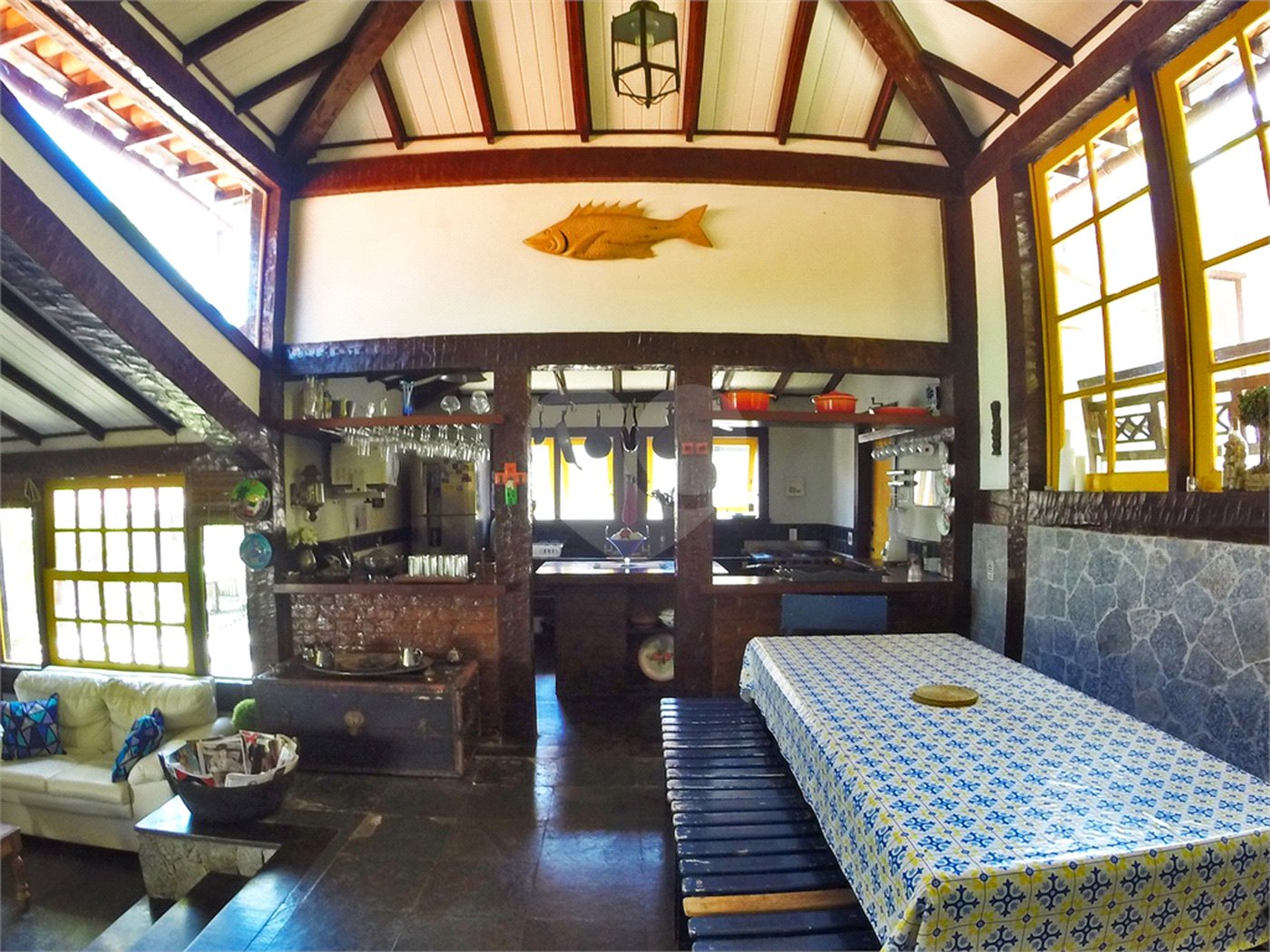 Casa à venda com 8 quartos, sendo 4 suítes, em Alto de Búzios, Armação dos Búzios, RJ