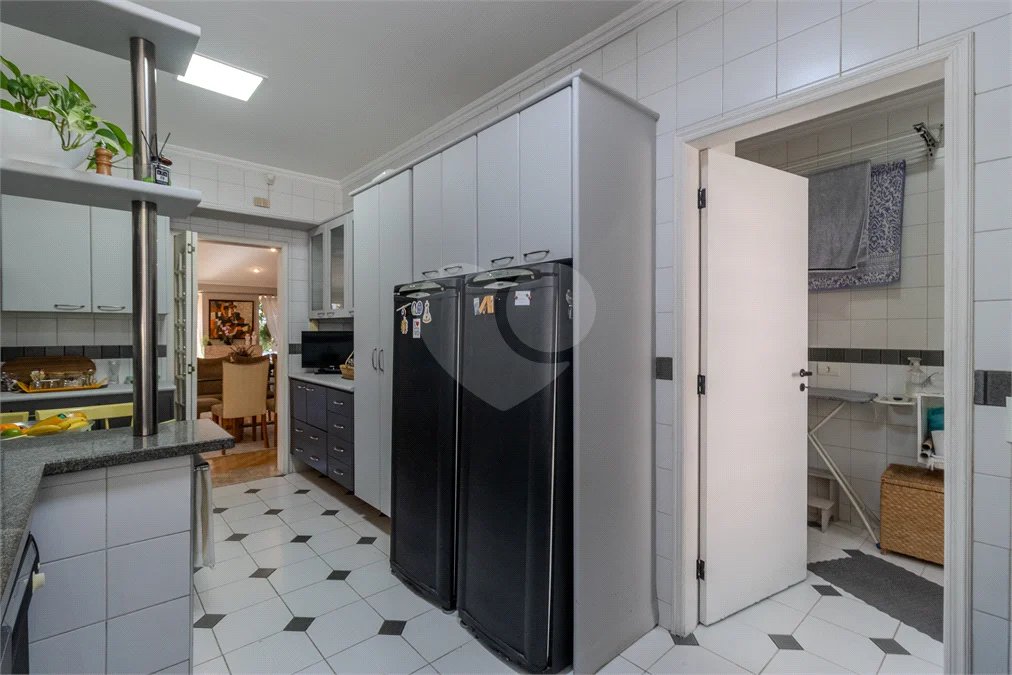 Casa à venda com 3 quartos, sendo 1 suíte, em Alto da Boa Vista, São Paulo, SP