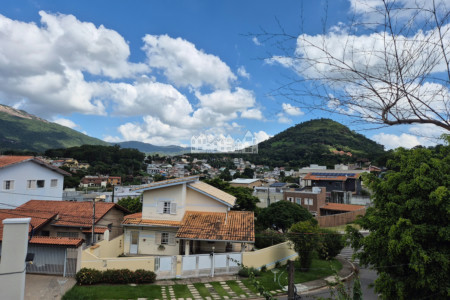 Casa à venda no bairro Recreio Maristela em Atibaia com linda vista para as montanhas