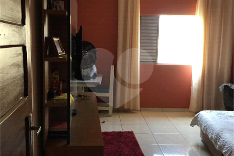 Casa à venda com 3 quartos, sendo 1 suíte,  em Tremembé, São Paulo, SP