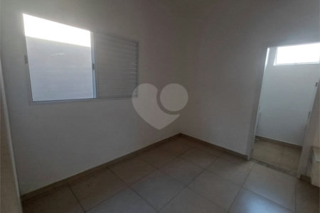 Casa à venda com 3 quartos, sendo 2 suítes, no condomínio Sollaris, Araraquara - SP
