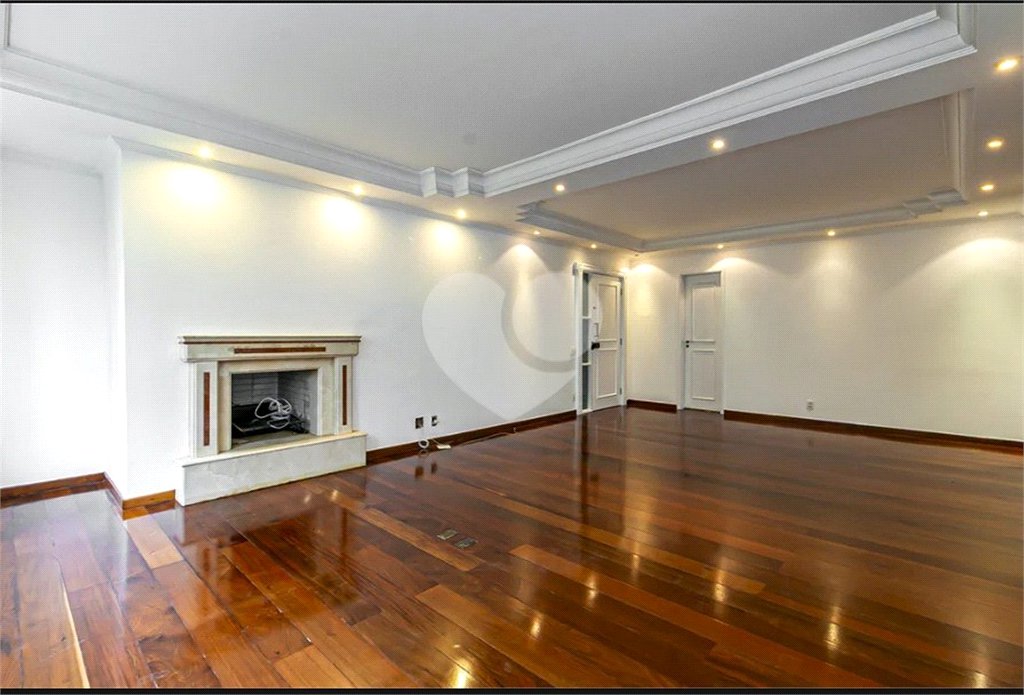 Apartamento a venda em Moema com 162m², 3 quartos ( suítes ) 3 vagas