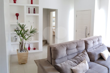 Casa à venda com 3 quartos, sendo 1 suíte, no condomínio Ilha das Águas, Salto - SP