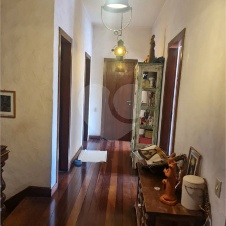 Casa à venda com 5 quartos, sendo 2 suítes,  em Jardim Morumbi, São Paulo, SP