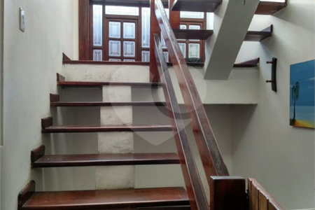 Sobrado à venda com 3 quartos, sendo 1 suíte,  em Jardim Camila, Mogi das Cruzes, SP