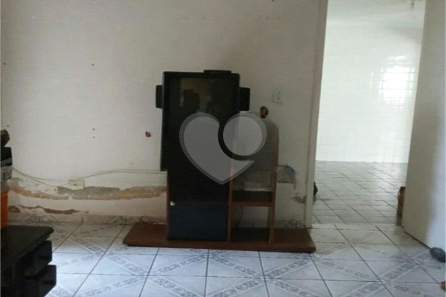 Casa à venda com 3 quartos, sendo 1 suíte, em Vila Mariana, São Paulo, SP