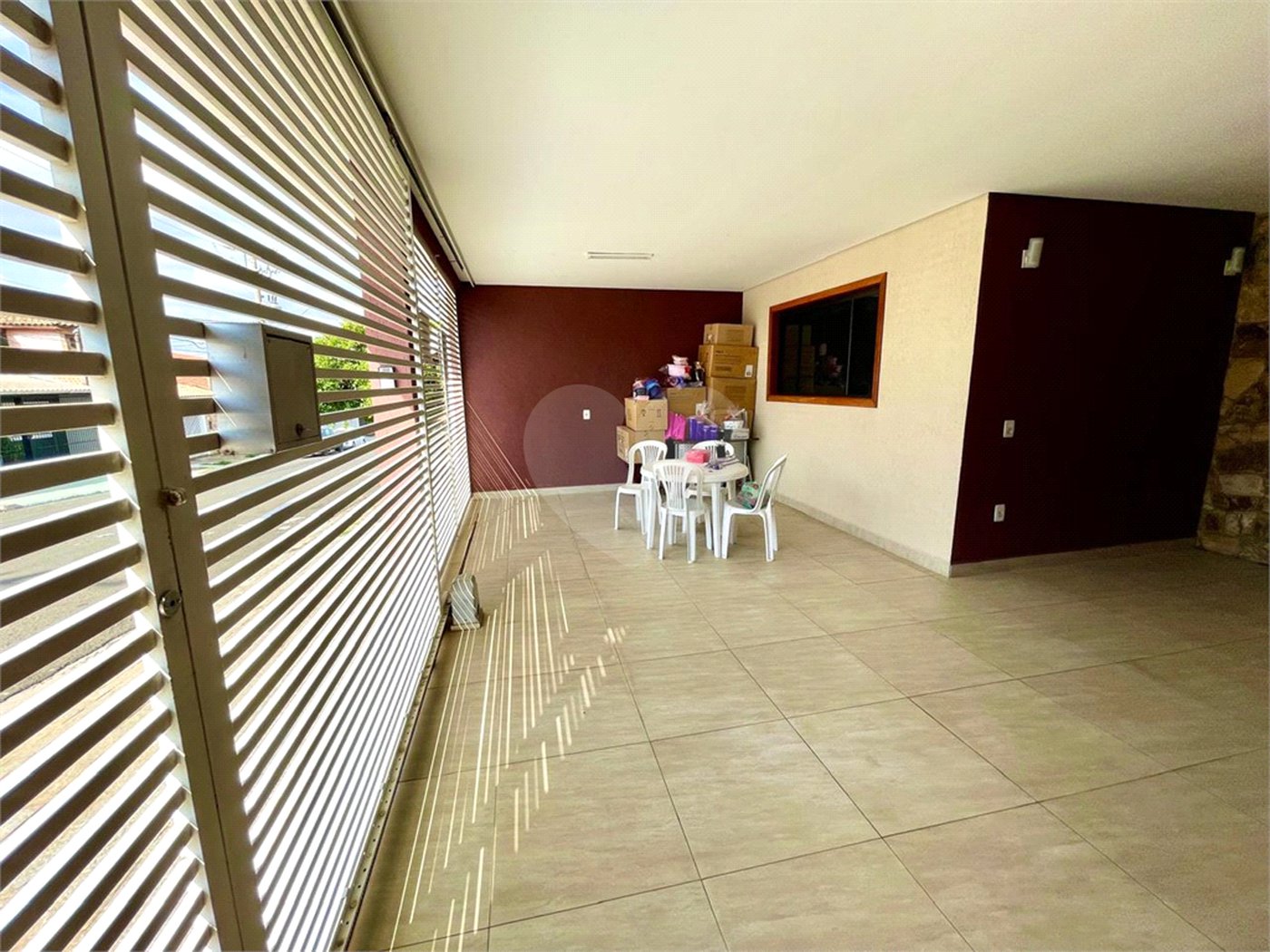 Sobrado à venda com 4 quartos, sendo 1 suíte, em Jardim Santa Bárbara, Sorocaba, SP