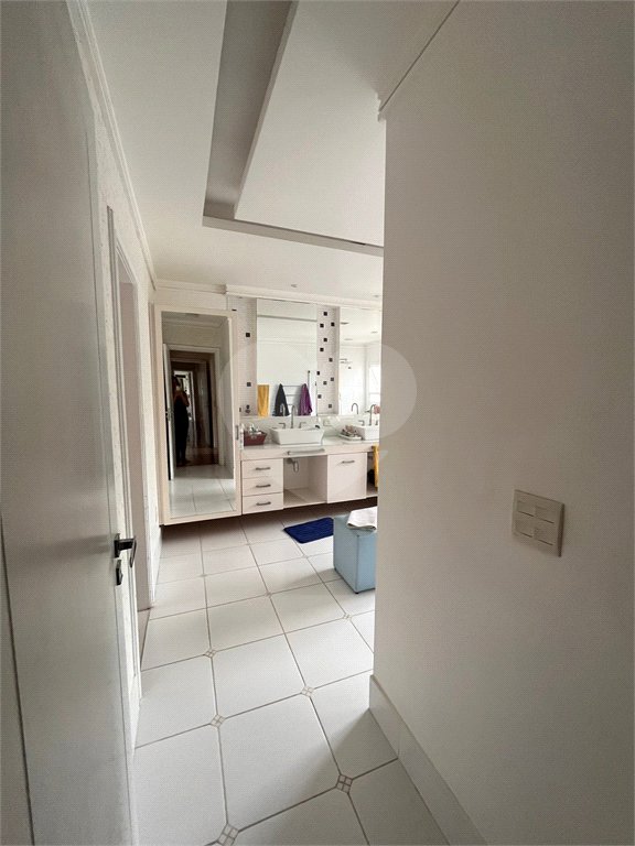 Casa à venda com 5 quartos, sendo 4 suítes,  no condomínio Terras de Santa Clara, Jacareí - SP
