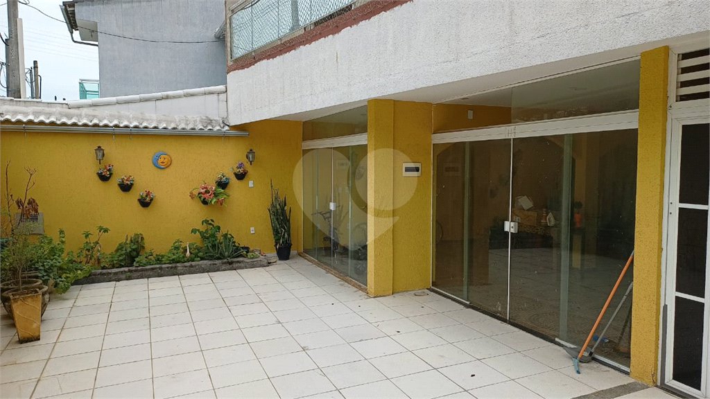 Casa à venda com 3 quartos, sendo 1 suíte, em Campo Grande, Rio de Janeiro, RJ