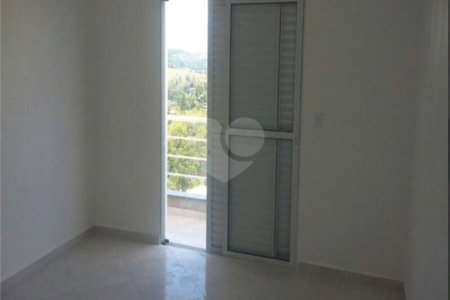 Casa à venda com 4 quartos, sendo 2 suítes,  no condomínio Jardim Imperador, Igaratá - SP