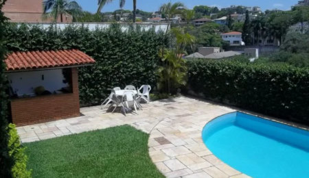 Casa à venda com 4 suítes em Jardim Guedala, São Paulo, SP