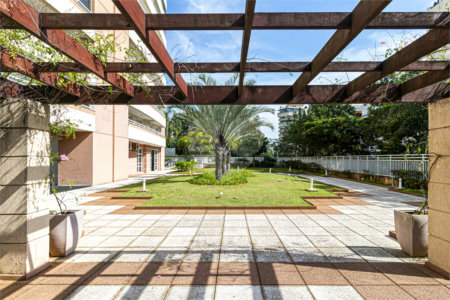 Apartamento à venda com 4 quartos, sendo 3 suítes,  em Real Parque, São Paulo, SP