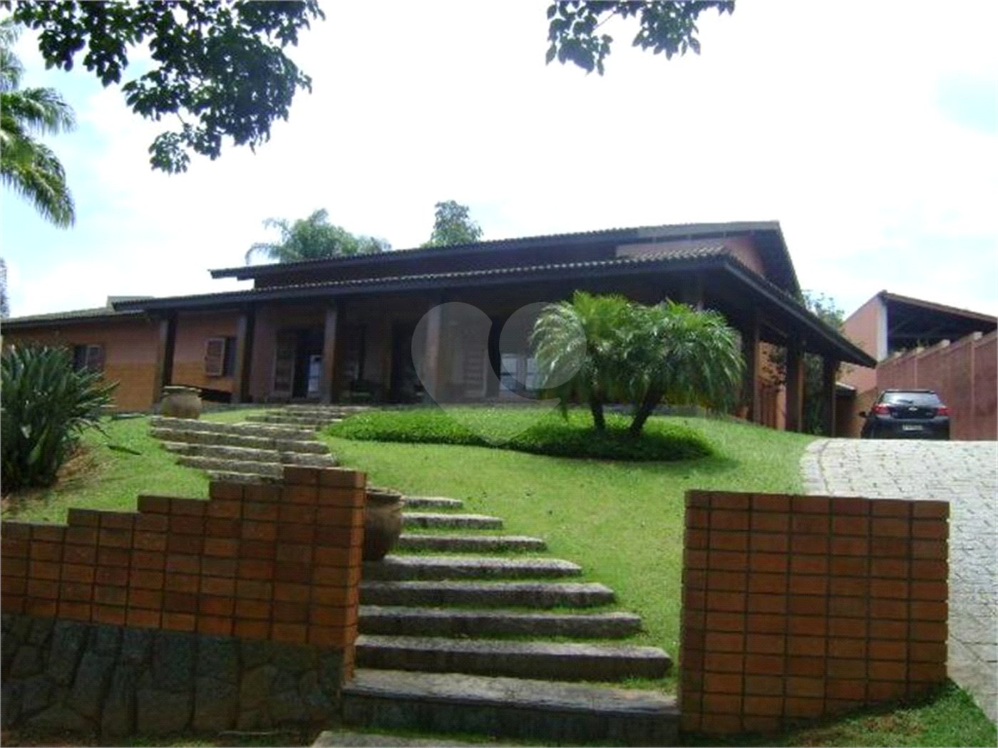 Casa à venda com 5 quartos, sendo 3 suítes, no condomínio Estância Marambaia, Vinhedo - SP