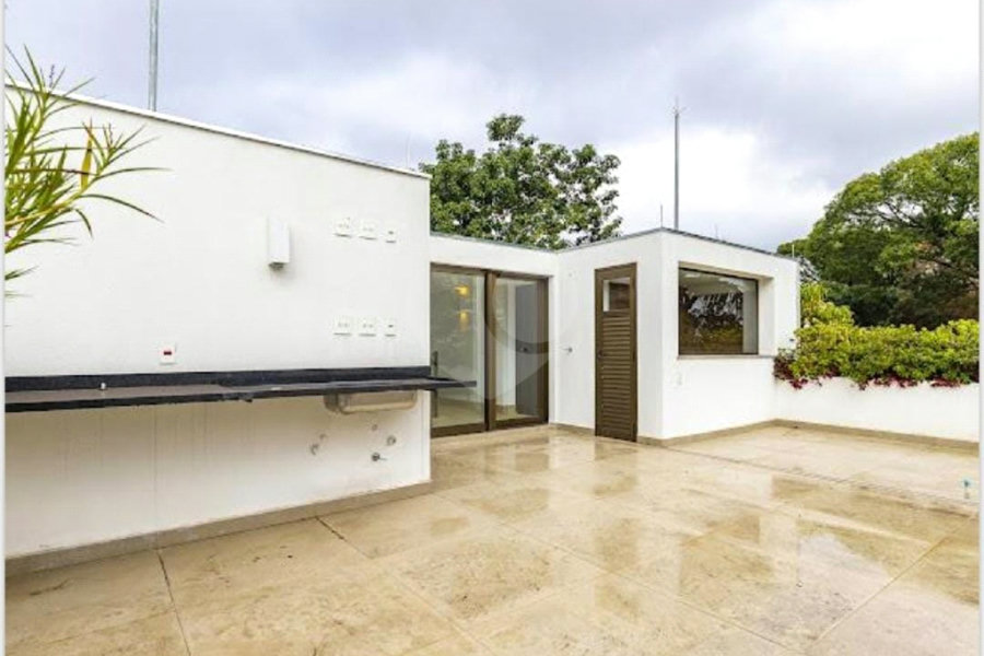 Casa à venda com 3 quartos, sendo 2 suítes, no condomínio Residencial Erika, São Paulo - SP