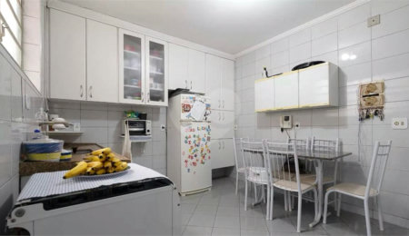 Sobrado à venda com 4 quartos, sendo 2 suítes,  em Vila Pompéia, São Paulo, SP