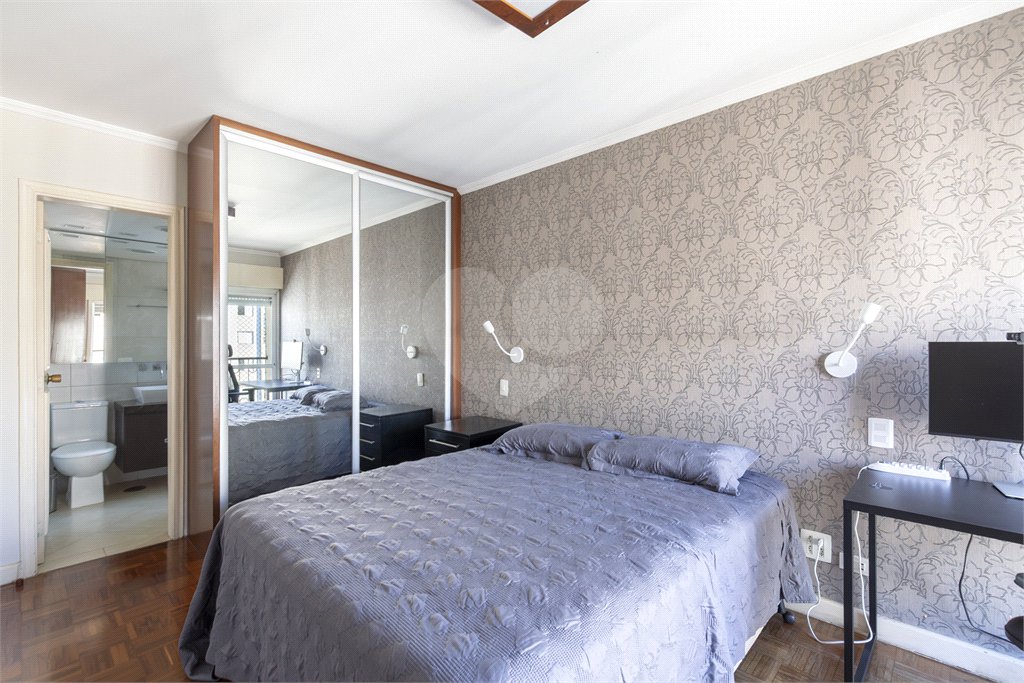 Apartamento à venda com 4 quartos, sendo 2 suítes, em Indianópolis, São Paulo, SP