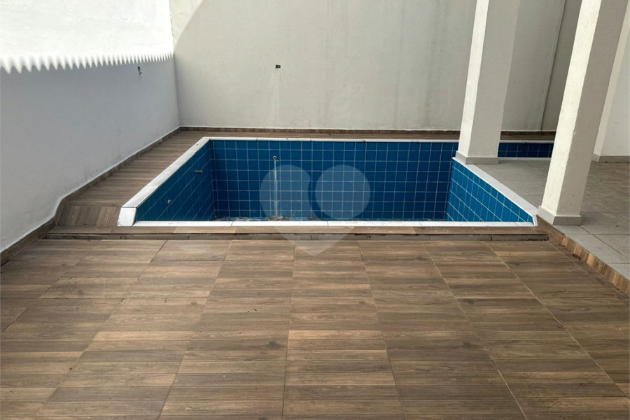 Casa à venda com 4 suítes no condomínio Villaggio Houda, São Paulo - SP