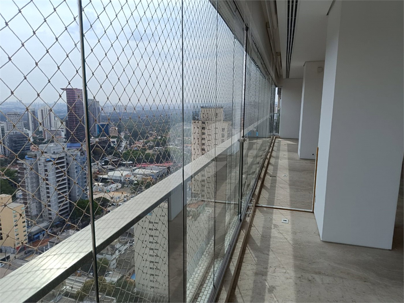 Apartamento à venda ou para alugar com 3 suítes em Pinheiros, São Paulo, SP