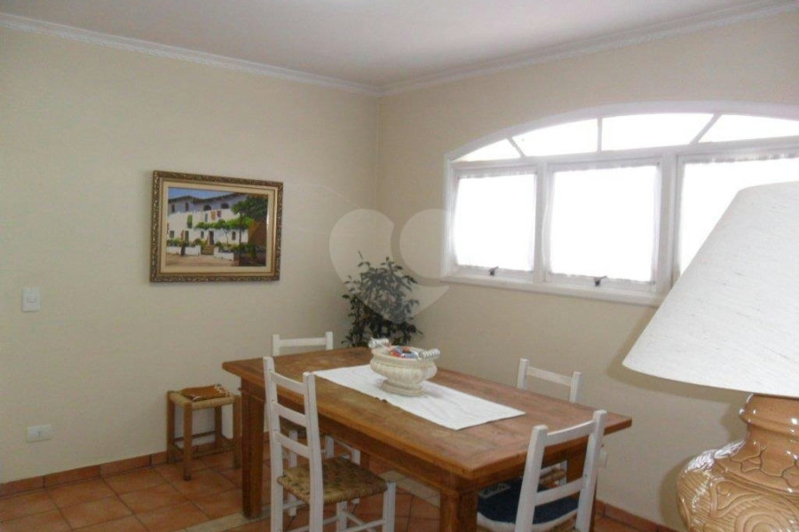 Sobrado à venda com 3 quartos, sendo 1 suíte, em Vila Romero, São Paulo, SP