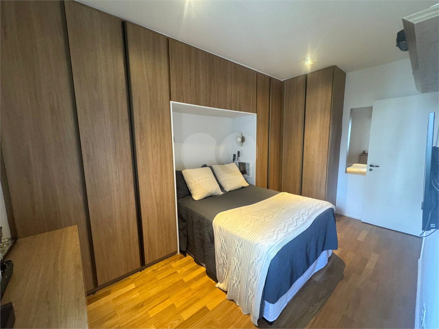 Apartamento à venda com 3 suítes em Indianópolis, São Paulo, SP