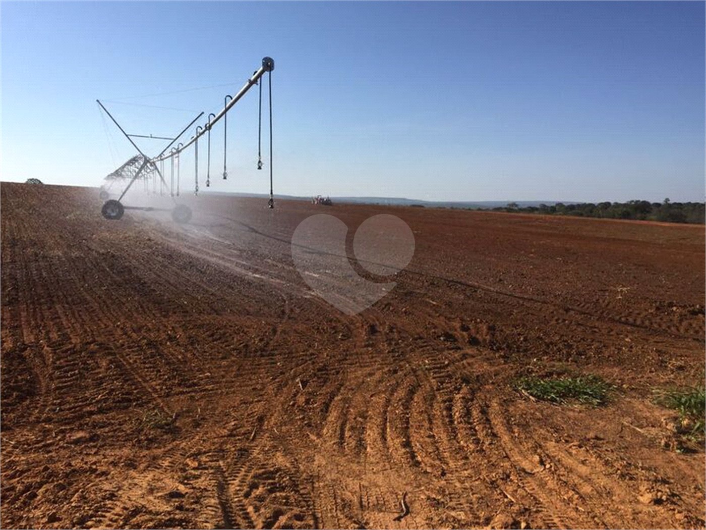 Fazenda à venda com 2 quartos em Canabrava, João Pinheiro, MG