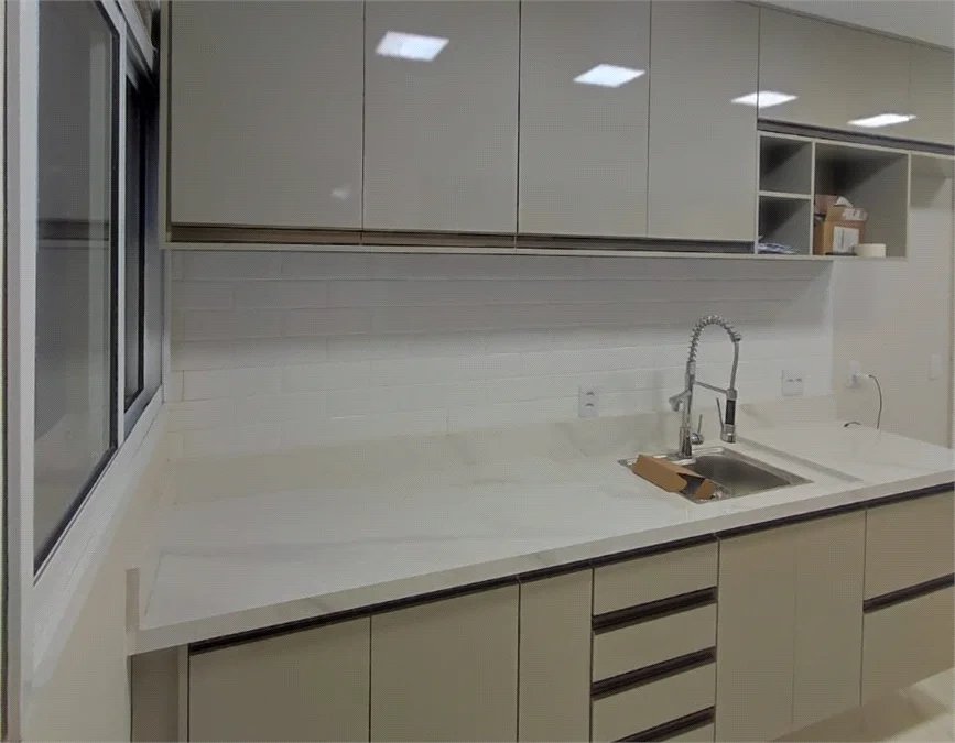 Apartamento à venda com 3 quartos, sendo 2 suítes,  em Jardim Arpoador, São Paulo, SP