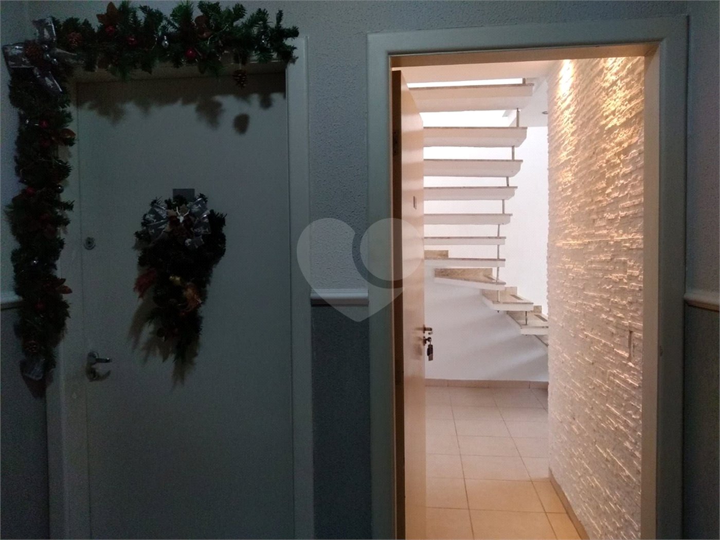 Apartamento à venda com 2 quartos, sendo 1 suíte,  em Vila Santana, Mogi das Cruzes, SP
