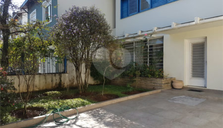Sobrado à venda com 3 quartos, sendo 1 suíte,  em Chácara Santo Antônio (zona Sul), São Paulo, SP