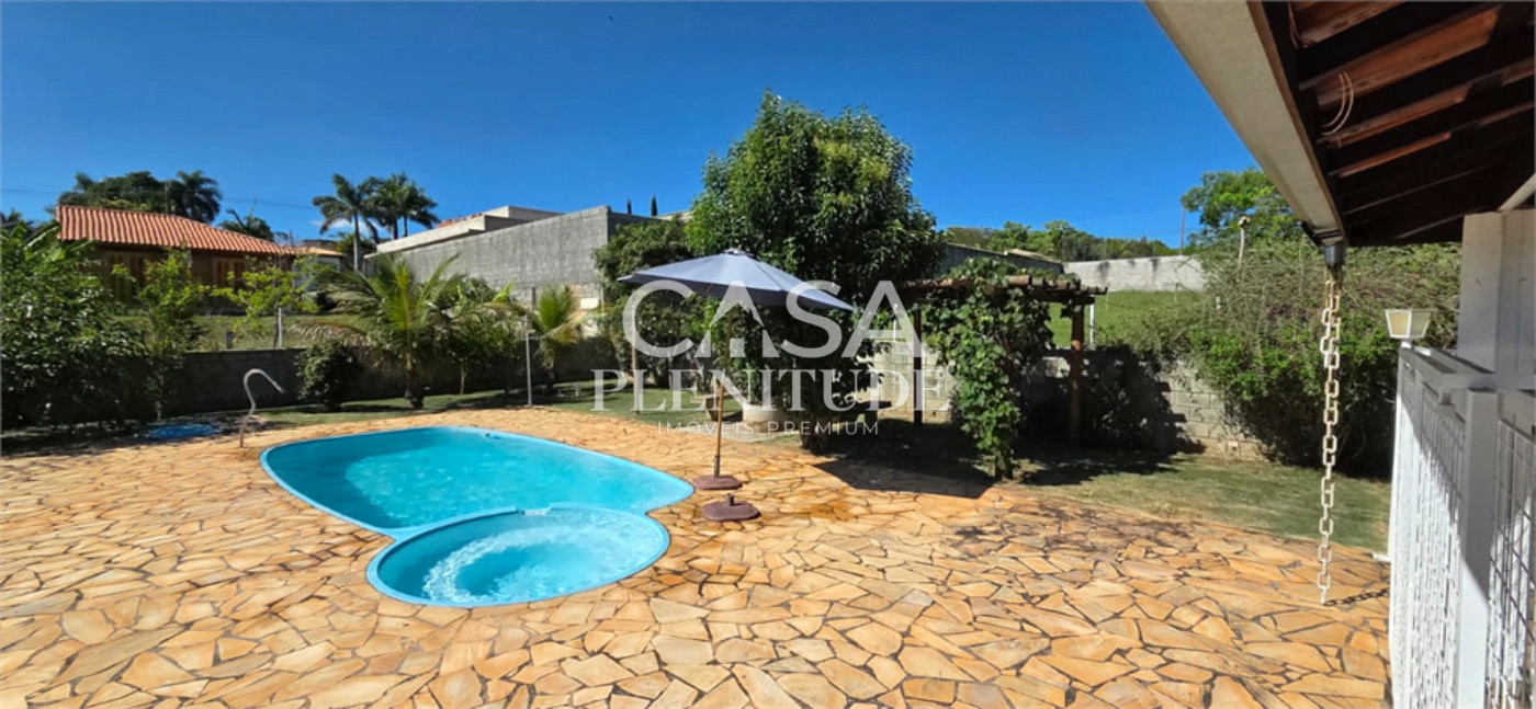 Casa em condomínio à venda ou para alugar com 3 quartos, sendo 1 suíte, em Village da Serra, Araçoiaba da Serra, SP