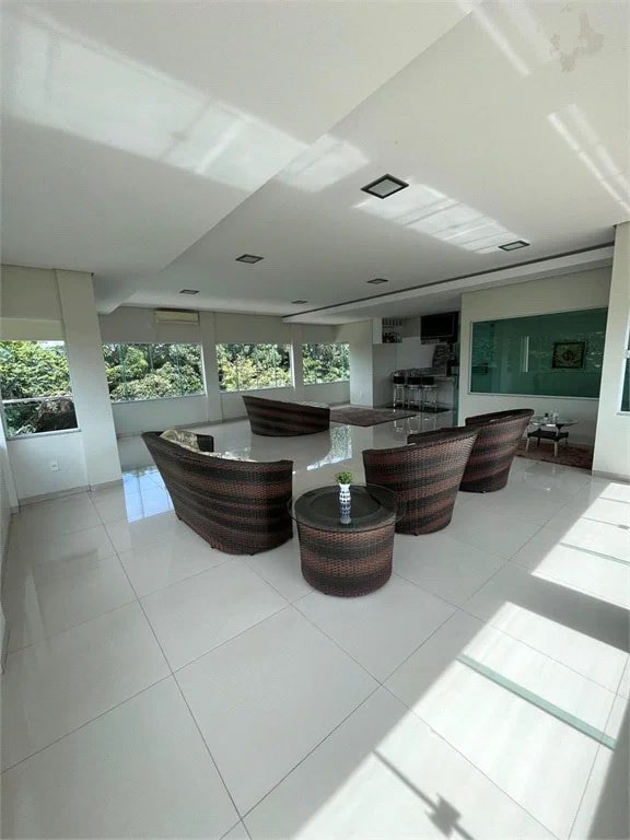 Casa à venda com 6 quartos, sendo 1 suíte,  no Centro, Balsas, MA