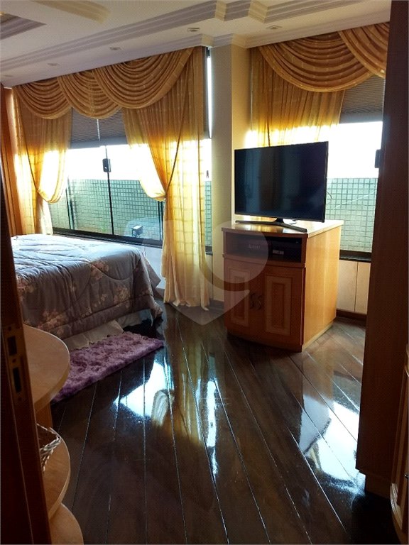 Triplex à venda com 4 suítes em Vila Paulicéia, São Paulo, SP