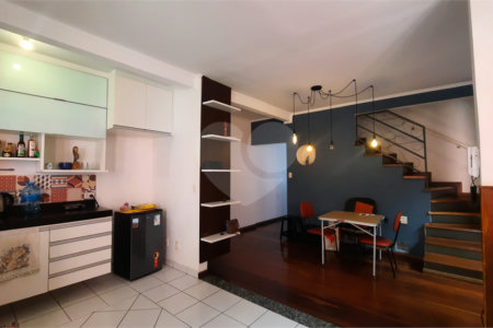 Casa de Vila à venda com 4 quartos, sendo 2 suítes, em Granja Julieta, São Paulo, SP