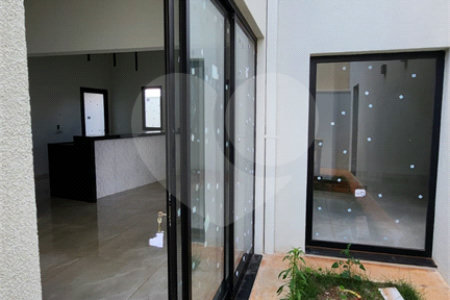 Casa à venda com 3 quartos, sendo 1 suíte, em Parque Atlanta, Araraquara, SP