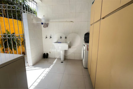 Casa à venda com 4 quartos, sendo 2 suítes, em Lar São Paulo, São Paulo, SP