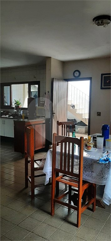 Sobrado à venda com 8 quartos em Jardim São Luís, São Paulo, SP