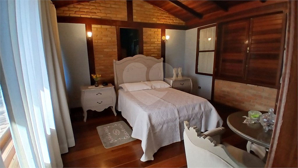 Casa à venda com 4 suítes no condomínio Sausalito, Mairiporã - SP
