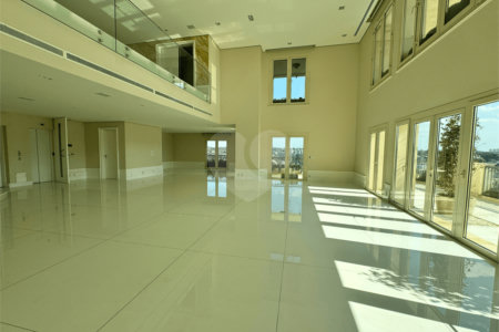Duplex à venda ou para alugar com 5 suítes em Jardim Europa, São Paulo, SP