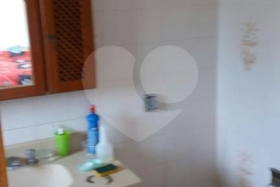 Sobrado à venda com 4 quartos, sendo 1 suíte, em Tremembé, São Paulo, SP