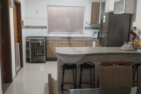 Casa à venda com 3 quartos, sendo 1 suíte, no condomínio Campos do Conde I, Paulínia - SP