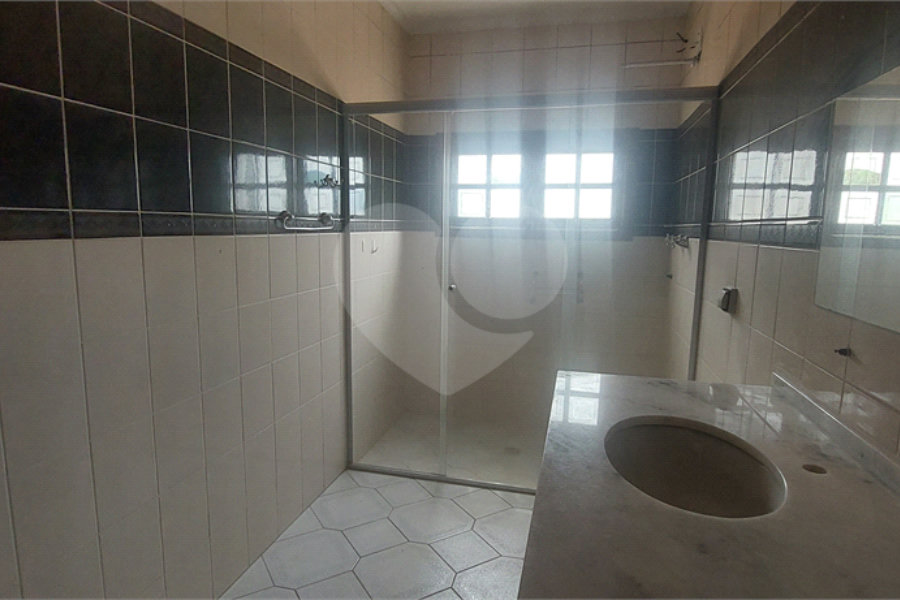Sobrado à venda com 4 quartos, sendo 2 suítes, em Lavapés, Mairiporã, SP