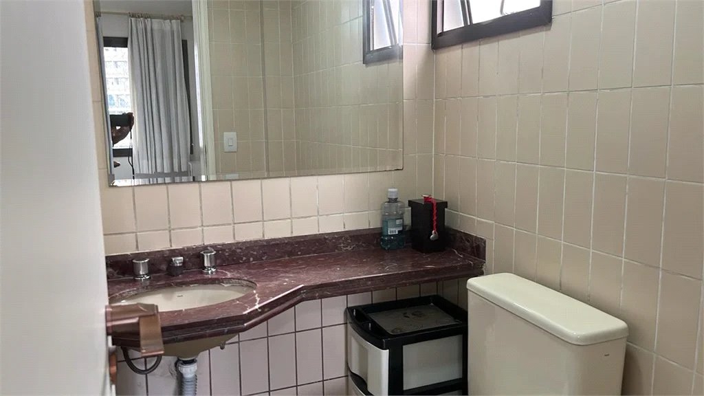 Apartamento à venda com 3 quartos, sendo 1 suíte, em Jardim das Acácias, São Paulo, SP