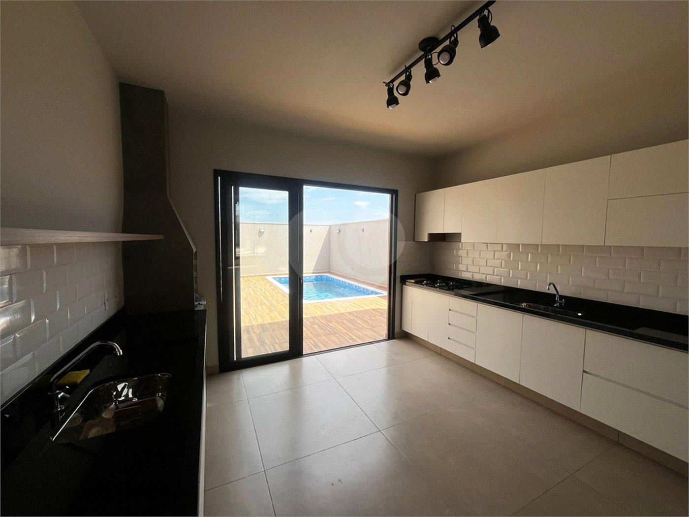 Casa à venda com 3 quartos, sendo 1 suíte, em Terras de Santo Antônio, Itapetininga, SP