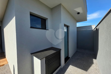 Casa Térrea 3 suítes e Closet no Residencial Villeneuve!
