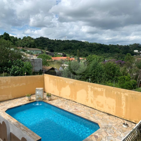 Casa ampla à venda no Vale das Flores em Atibaia
