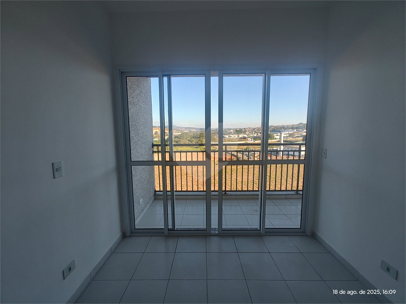 Apartamento para alugar com 3 quartos, sendo 1 suíte,  em Jardim das Palmeiras, Atibaia, SP
