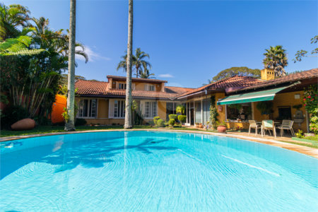 Casa à venda com 3 quartos, sendo 2 suítes, em Interlagos, São Paulo, SP