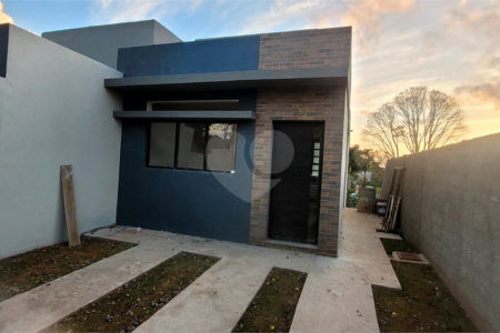 Casa à venda com 2 quartos, sendo 1 suíte, em Jardim Santo Antônio, Atibaia, SP
