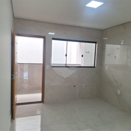 Sobrado à venda com 3 quartos, sendo 1 suíte, em Vila São Geraldo, São Paulo, SP
